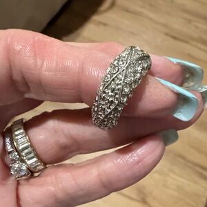 Vintage Elegant Silver Crystal Ring